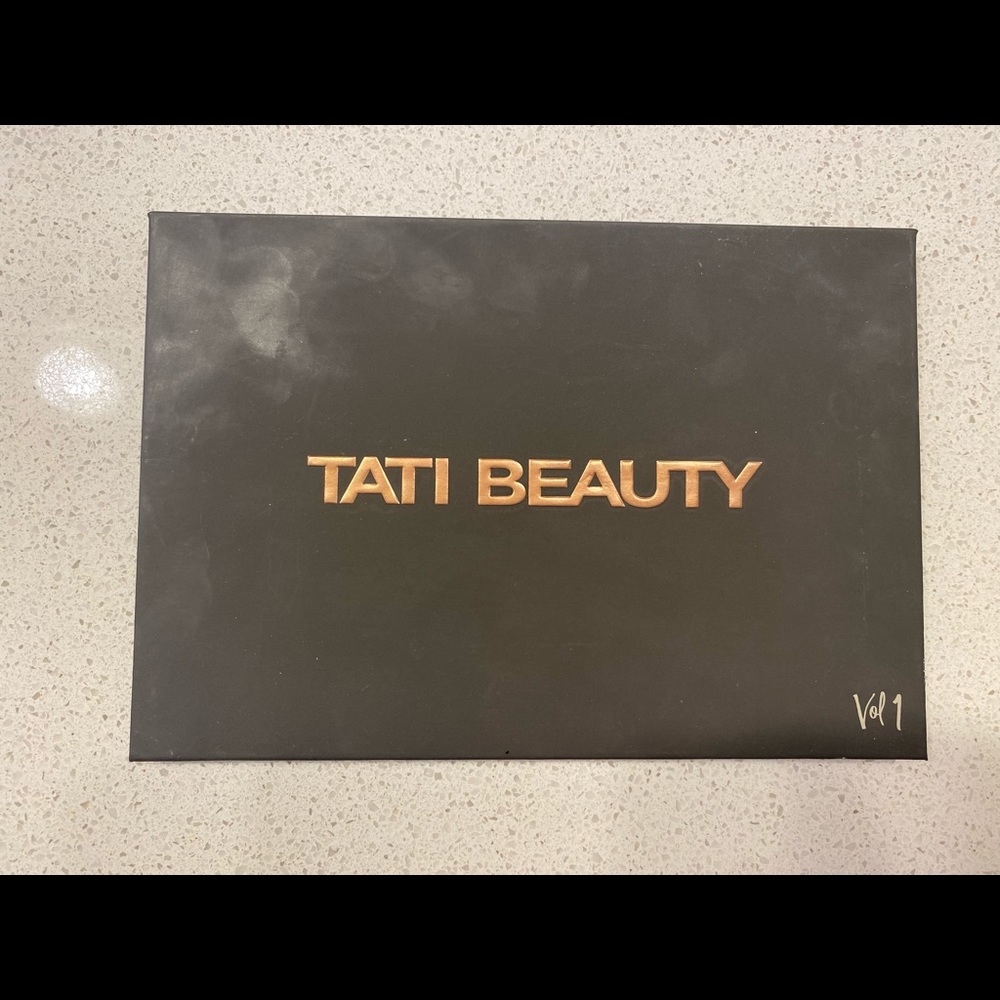 Tati Beauty Vol 1 eye shadow palette